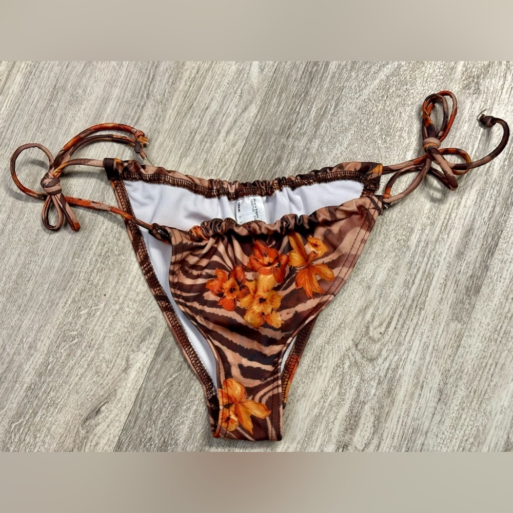 ASOS bikini bottoms - flattering, high-cut, tropical black & orange floral print